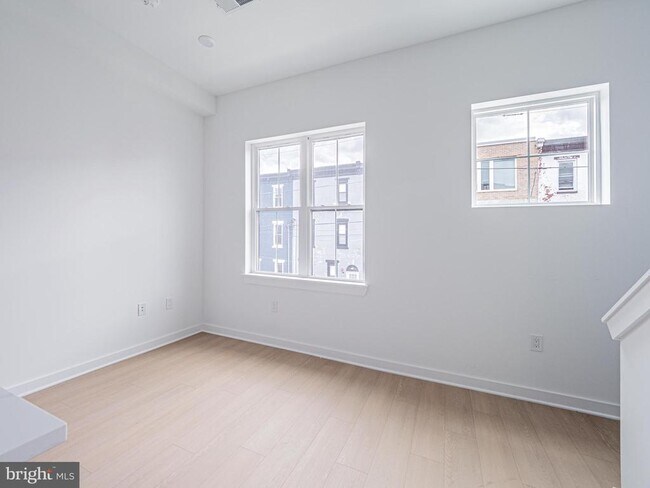 Foto del edificio - 2403 W Thompson St