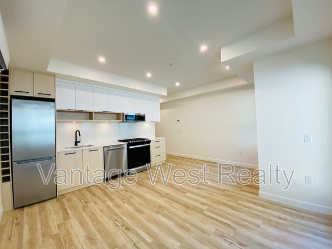 Building Photo - 630-630 Boynton Pl