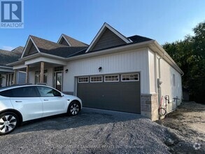 Building Photo - 16 Shelson Pl