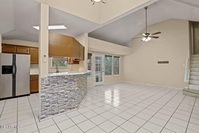 Building Photo - 12072 Autumn Gate Dr