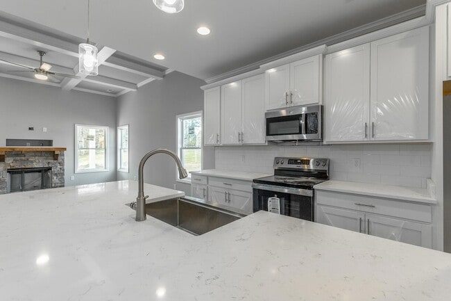 Foto del edificio - 5012 Oop Rd