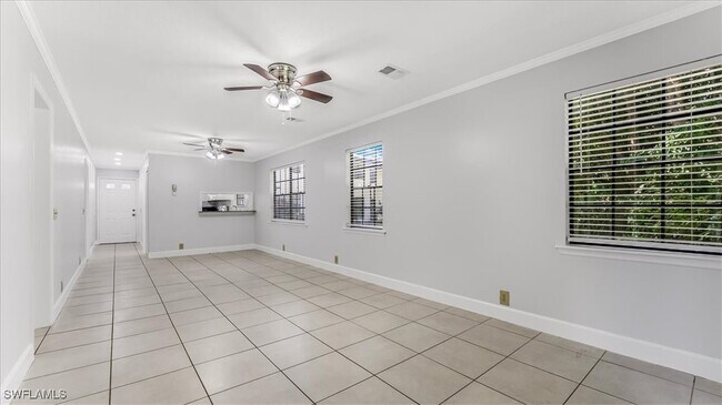 Foto del edificio - 5288 Treetops Dr