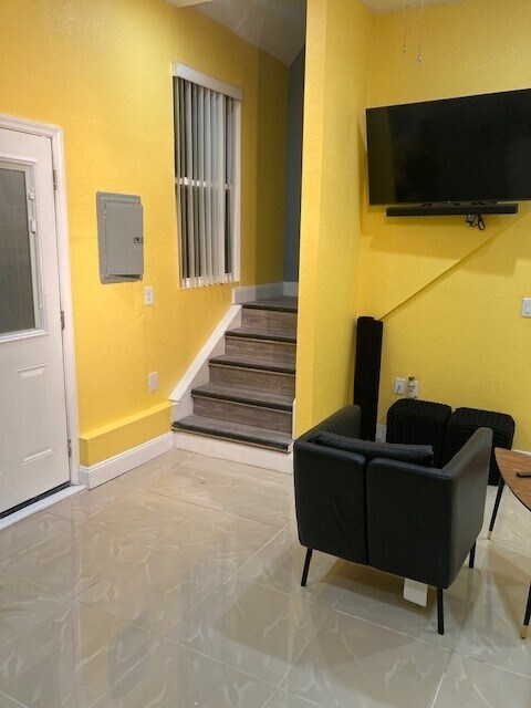 Foto del edificio - 216 E 9th St