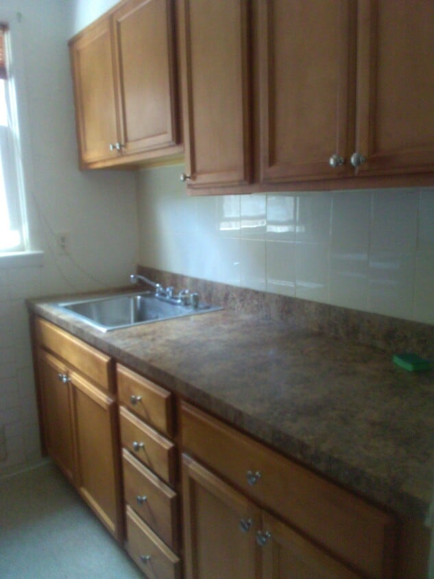 Primary Photo - 105 Rustic Pl