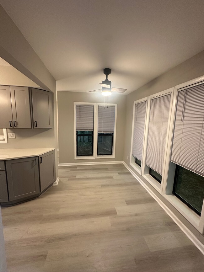 Photo - Room in Condo on Roberts Dr