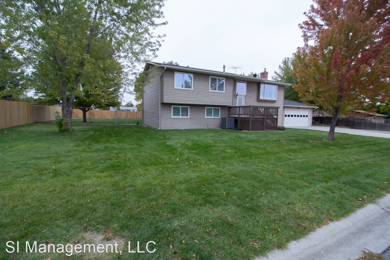 Primary Photo - 4 br, 2 bath House - 5666 S Tinker St.