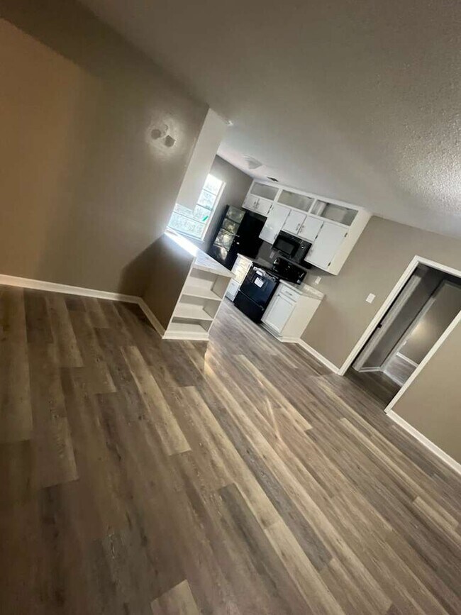 Foto del edificio - 10405 Riverbend Cir