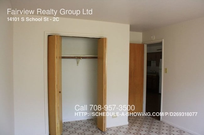 Building Photo - 14101 S School St