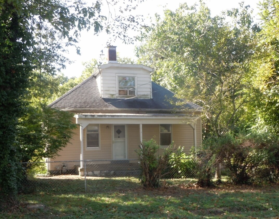 331 Goethe Ave, Collinsville, IL 62234 House Rental in Collinsville