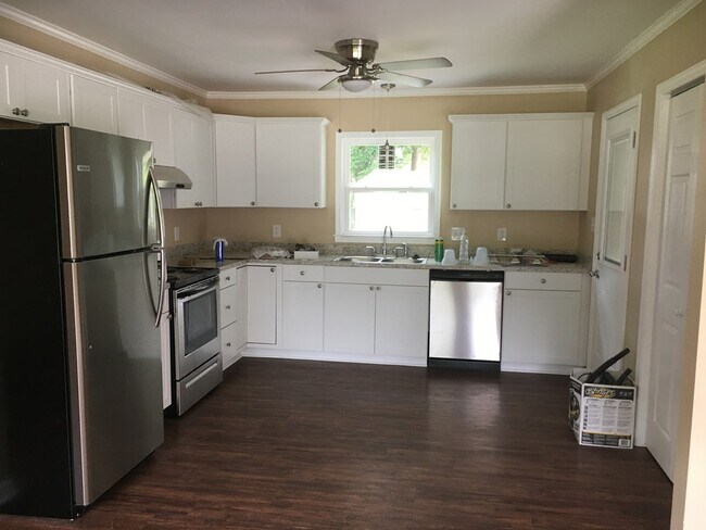 Foto del edificio - 114 Holley Ridge Rd