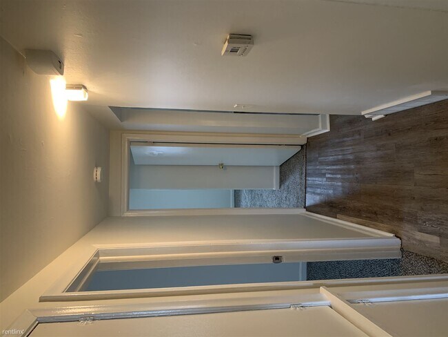 Building Photo - 23449 Reynolds Ave