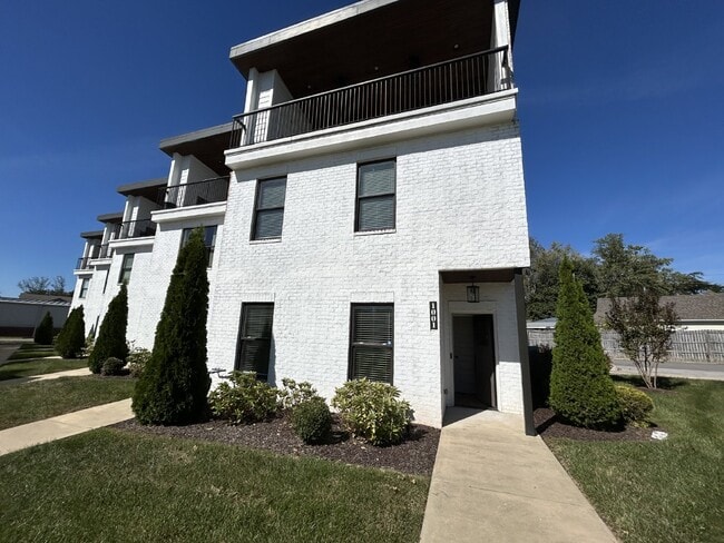Foto del edificio - 3BD 2.5 BA DANSBY DR CONDO AVAILABLE FOR RENT NOW