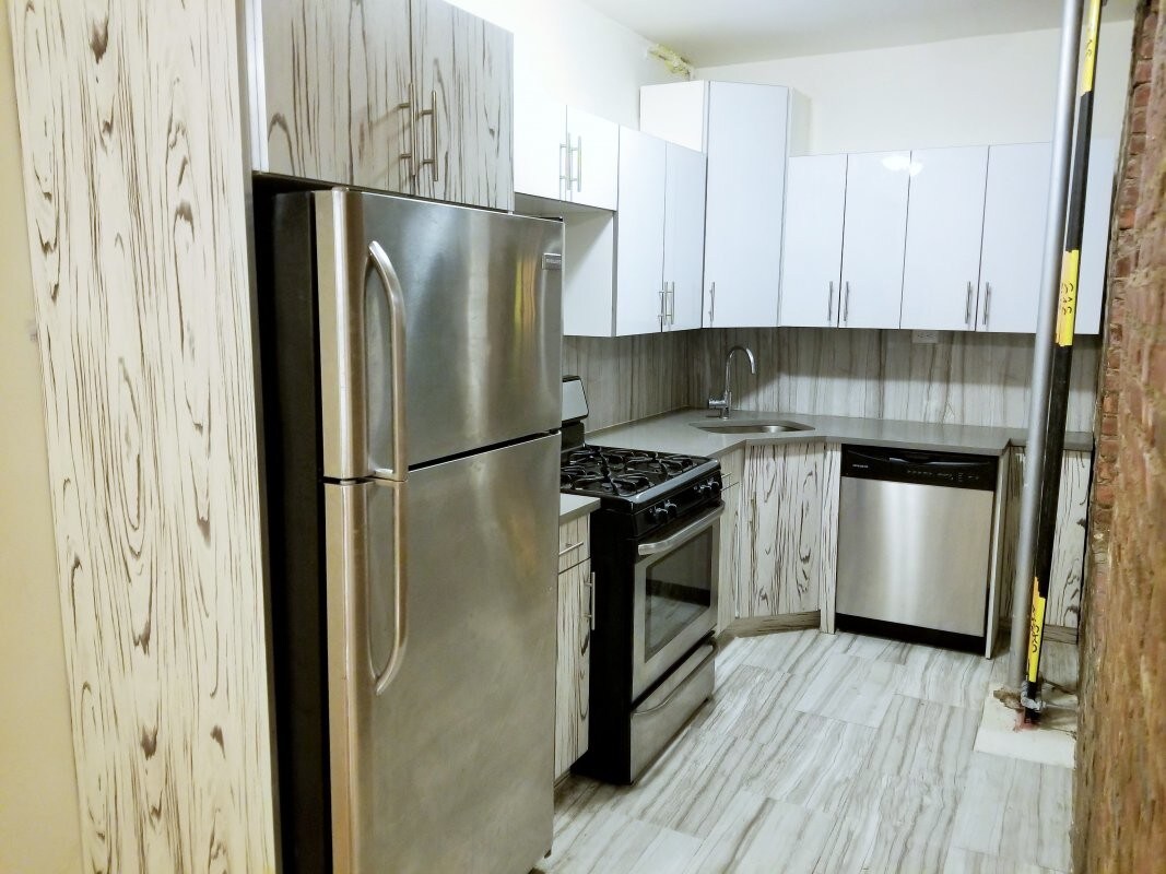 Primary Photo - 615 W 186th St