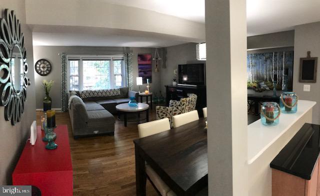 Foto del edificio - 7749 Tiverton Dr