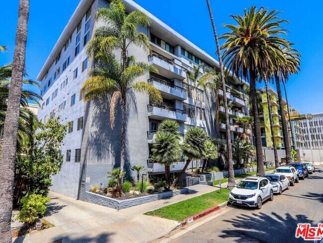 Foto del edificio - 121 S Palm Dr