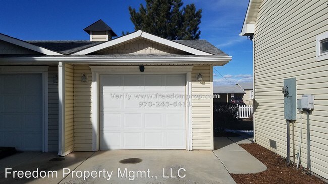 Building Photo - 3 br, 2 bath Apartment - 1163 Inverness Way