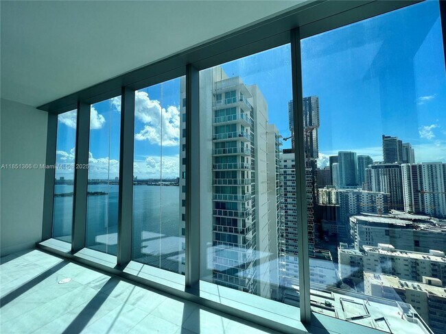 Foto del edificio - 700 NE 26th Terrace