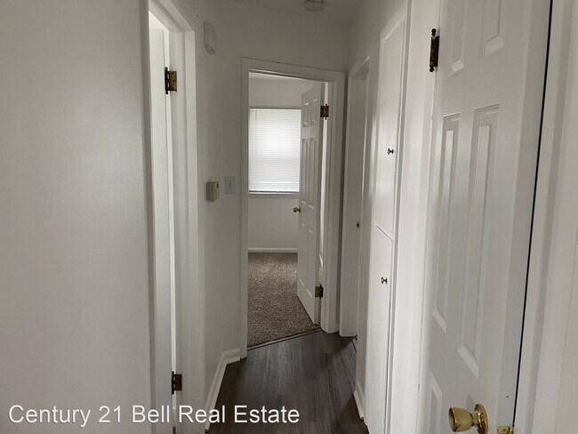Building Photo - 3 br, 1.5 bath House - 2808 East 12th Street