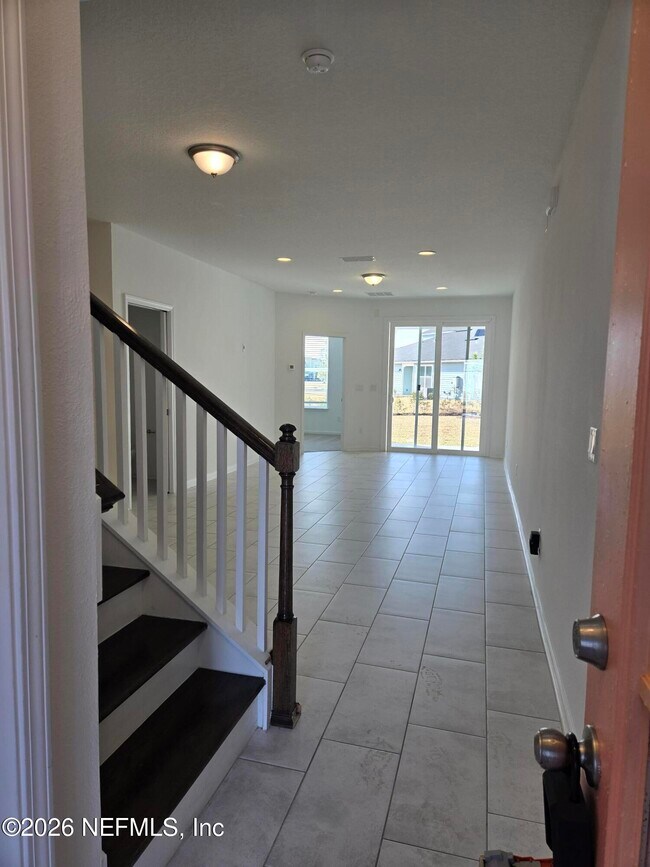 Foto del edificio - 817 Cherry Elm Dr