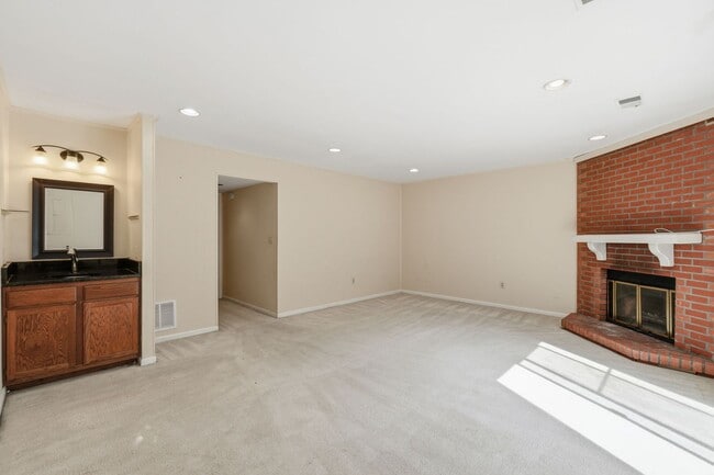 Building Photo - 6012 Crown Royal Cir
