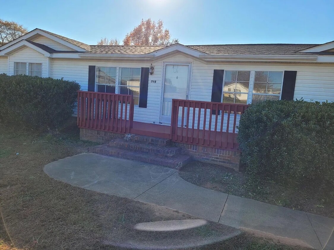 Foto principal - 715 Briar Ridge Way