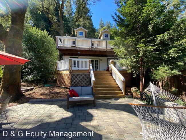 Building Photo - Studio, 1 bath House - Carriage House