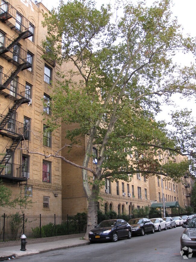 Building Photo - 37-60 88th St