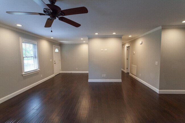 Foto del edificio - 2049 Powderhouse Rd SE