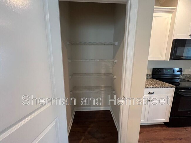 Foto del edificio - 1301 Joiner Cir