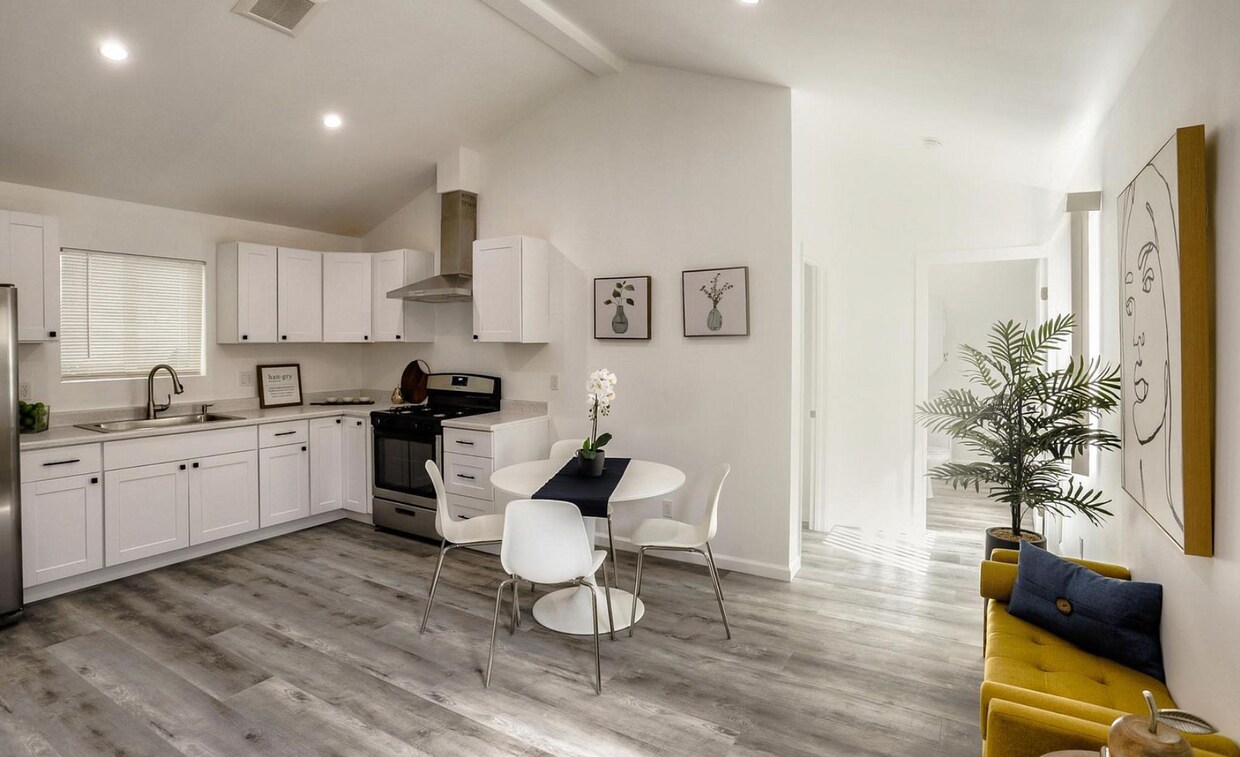 21027 Bassett St Unit 21029, Canoga Park, CA 91303 Apartments in