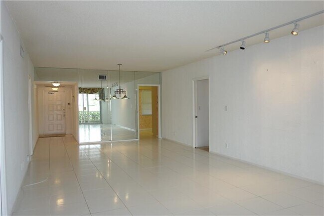 Building Photo - 805 Cypress Blvd