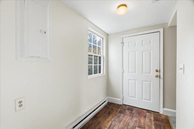 Foto del edificio - 100 E 8th St