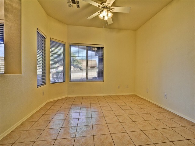 Foto del edificio - 3930 N 143rd Ln