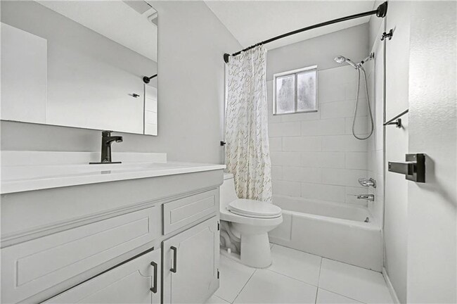 Building Photo - 3615 NE 68th Ter