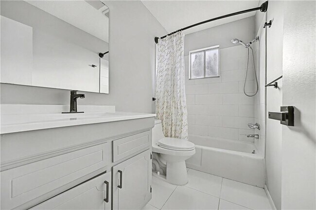 Foto del edificio - 3615 NE 68th Ter