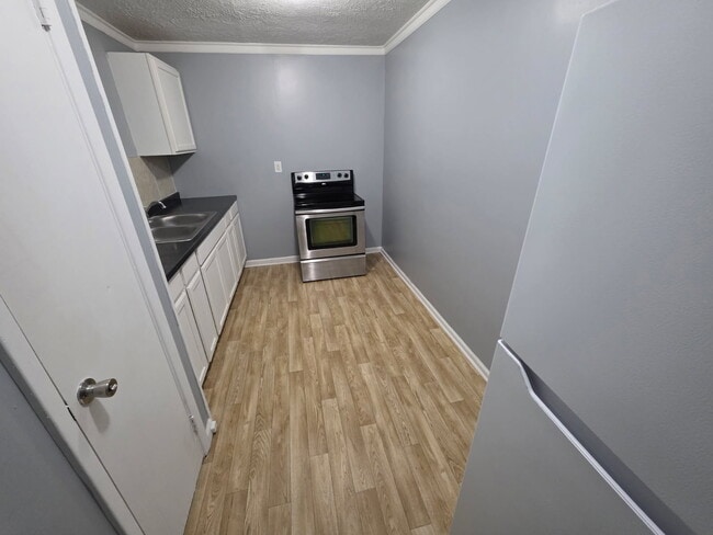 Building Photo - 107 S Church St