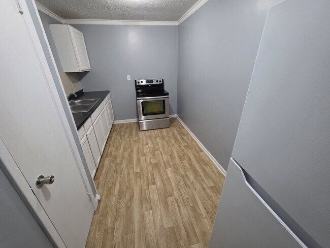 Foto del edificio - 107 S Church St