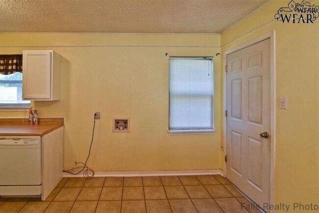 Foto del edificio - 1426 Harris Ln