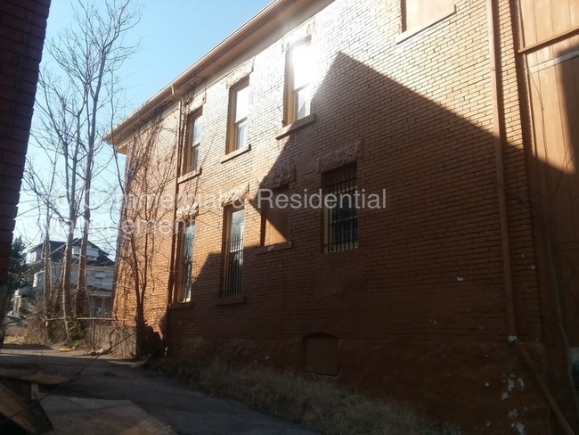 Building Photo - 2219 Brooklyn Ave