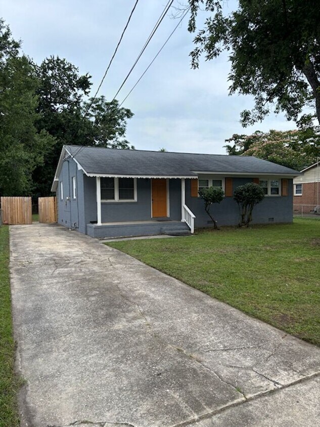 Foto principal - 1083 Revere St