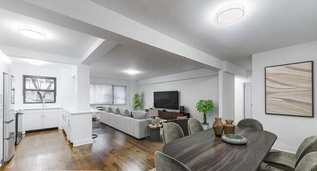 Building Photo - 219 E 69th St