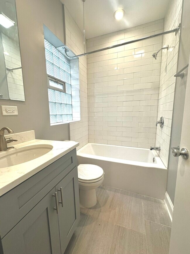 Foto del edificio - 4452 N Sheridan Rd