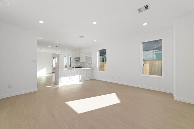 Foto del edificio - 6610 Sunset Velvet Dr