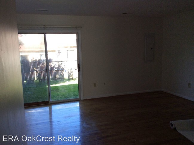 Building Photo - 3 br, 1.5 bath House - 211 Kimberly Way