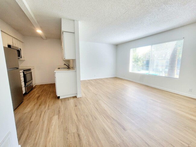 Building Photo - Panorama Apartments