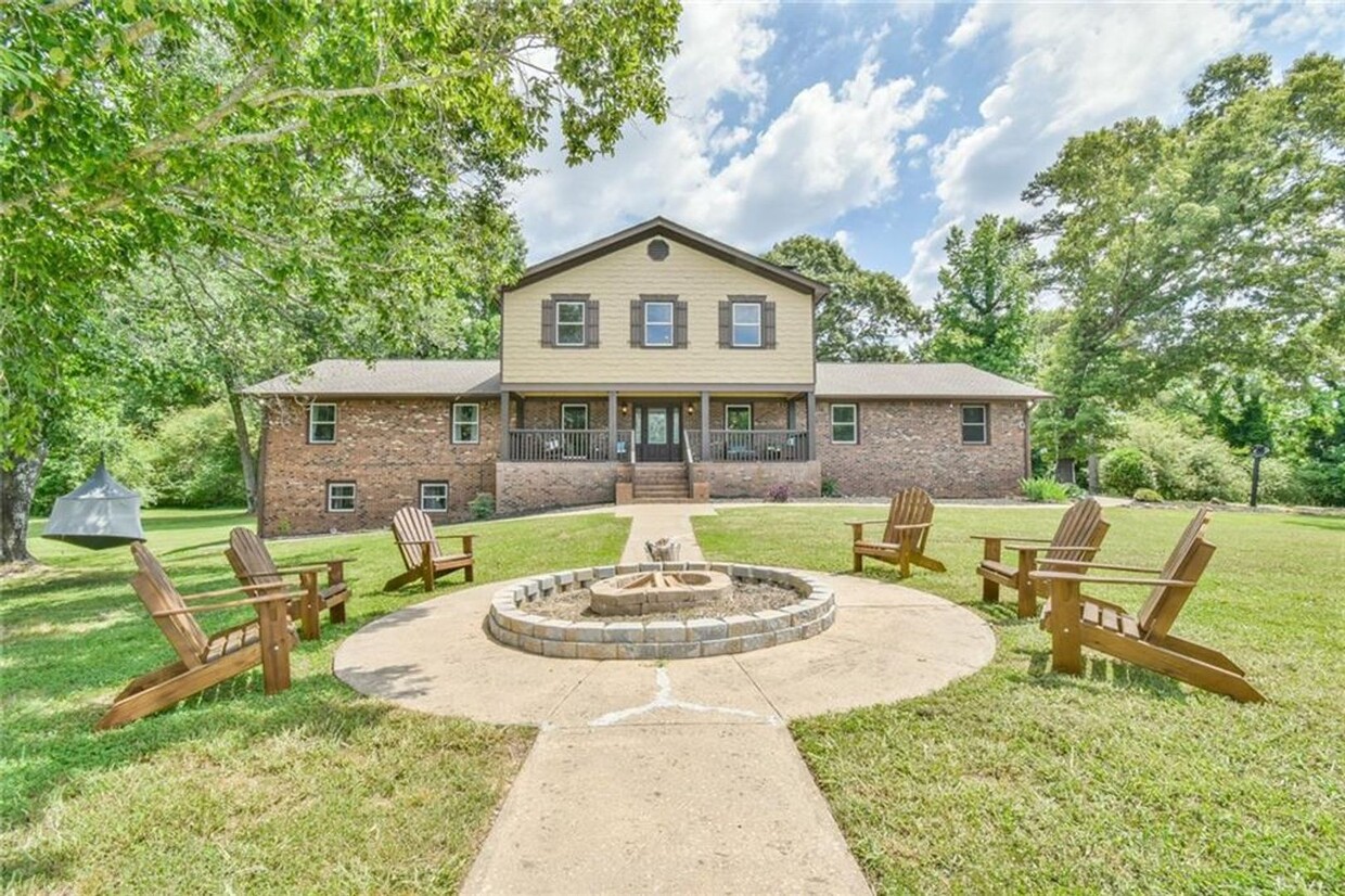 Primary Photo - 3801 Poplar Springs Road