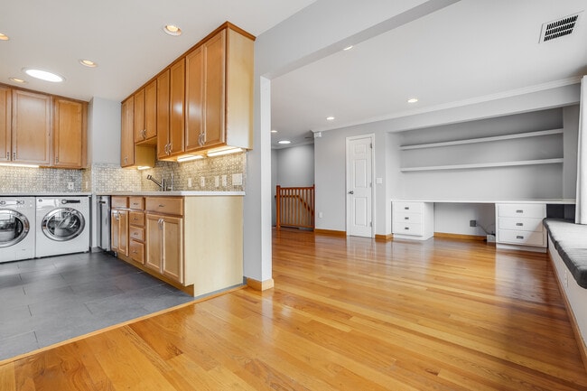 Livin room - built-ins - 1193 Laurel St