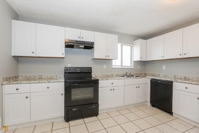Building Photo - 9010 Mandarin Dr