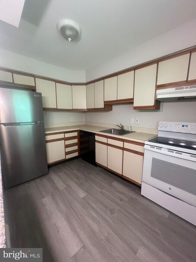 Foto del edificio - 208 Garnet Dr