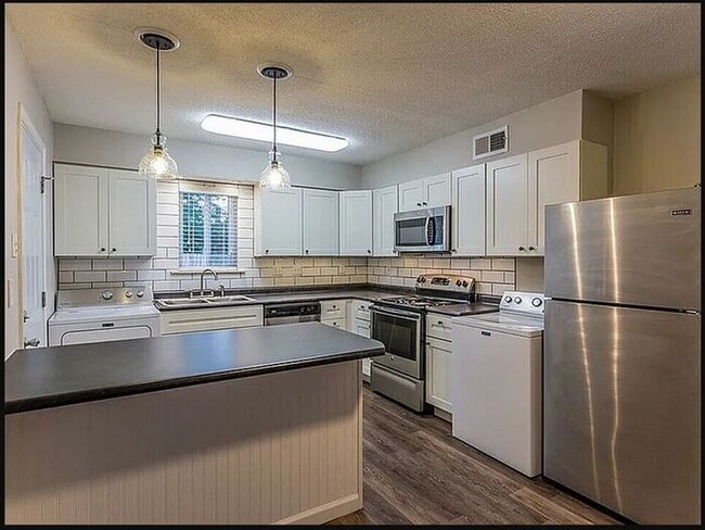 The Residence — Fall in Love with Midtown Living: Valentine’s Day Special Ends February 14 - The Residence — Fall in Love with Midtown Living: Valentine’s Day Special Ends February 14 House